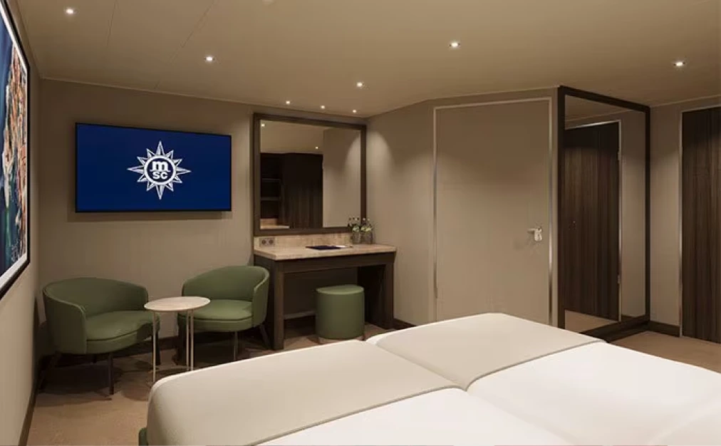 Frame-84-yacht-club-2.webp